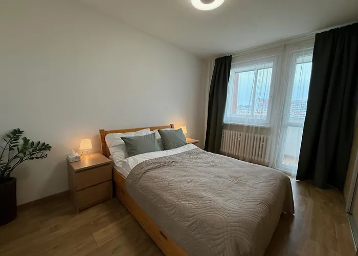 Large 3-room Baleris 公寓 布拉迪斯拉发